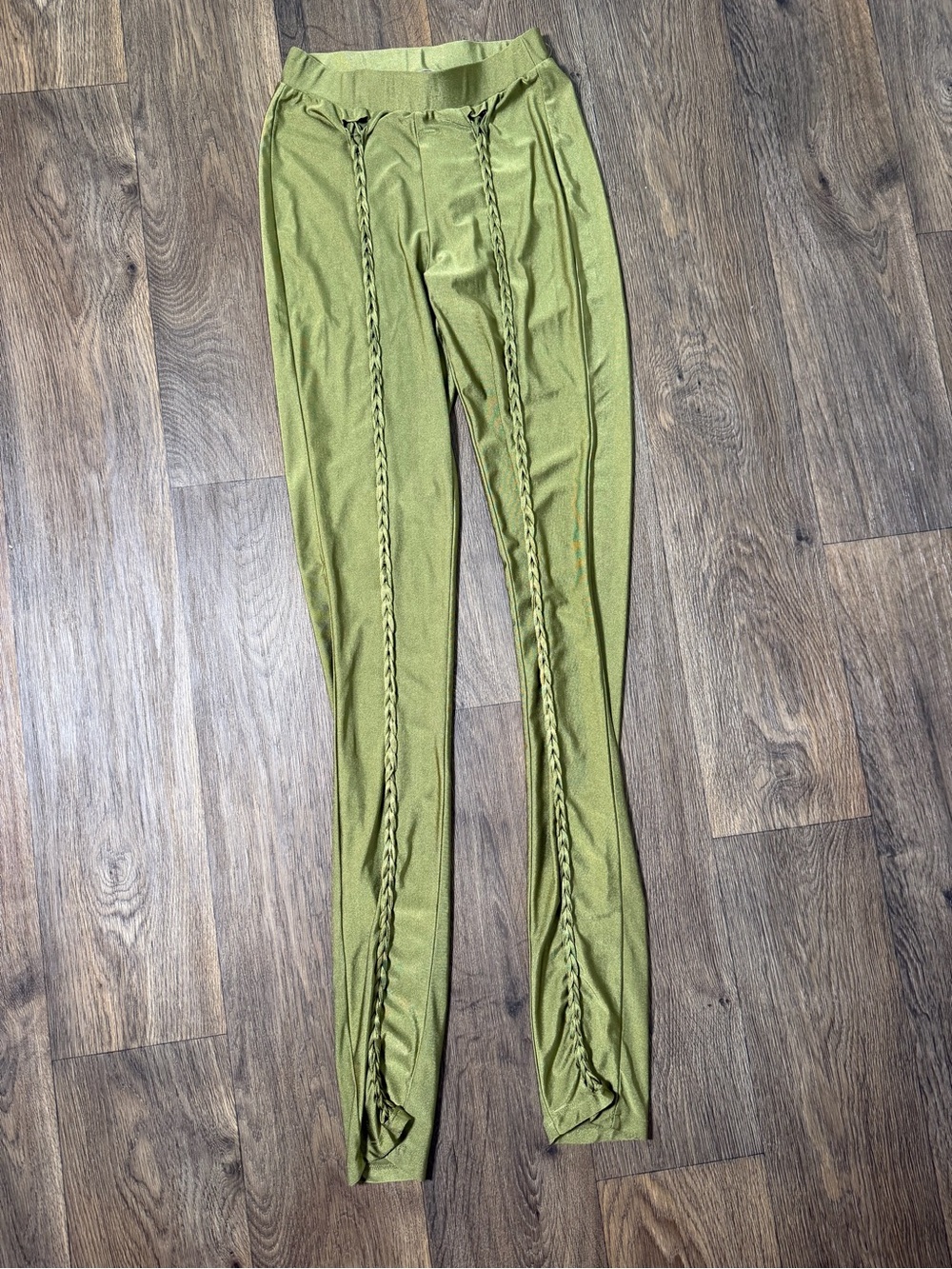 Cute Voíla Olive Green High-Waist Braided Seam Leggings